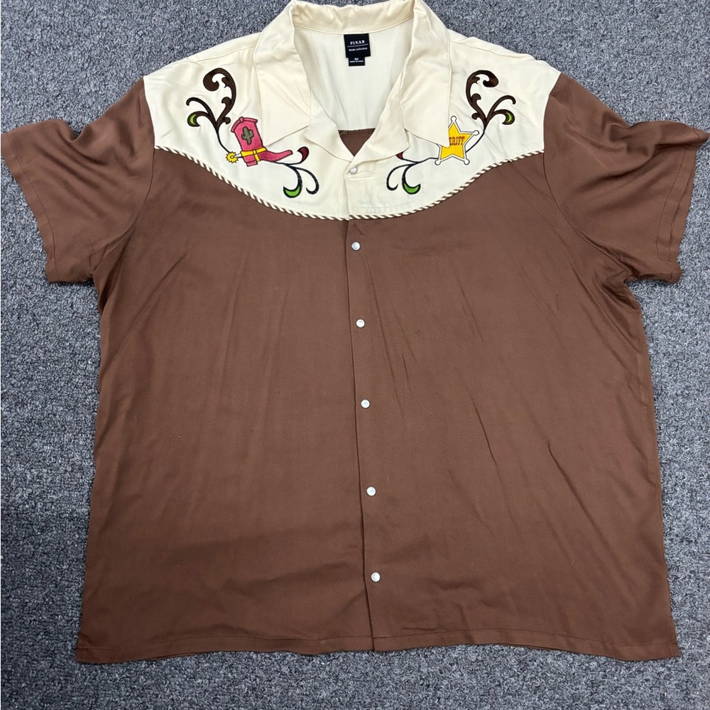 DISNEY BUTTON UP